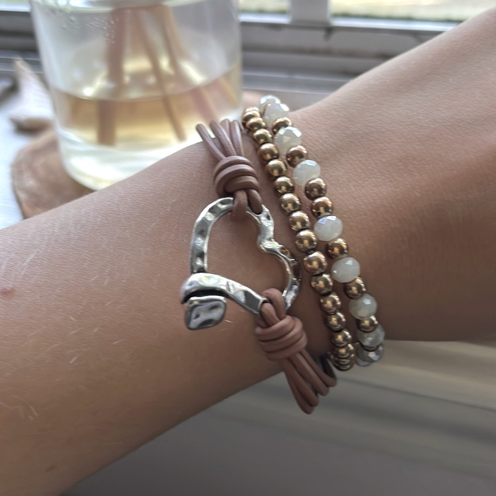 BRACELET LOT
